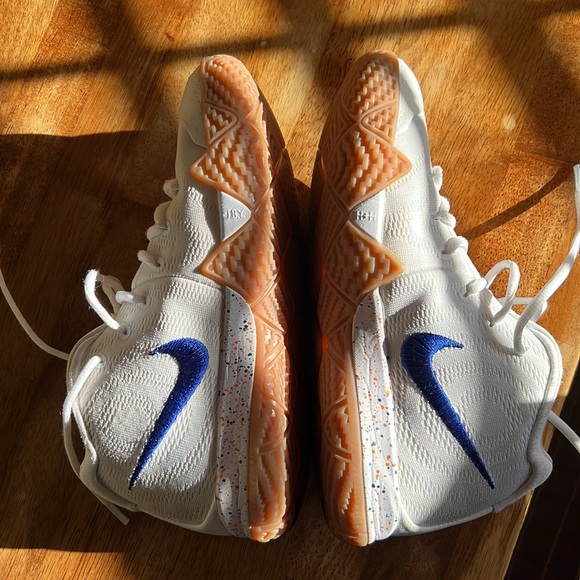 Nike Kyrie 4–Uncle Drew - Picture 8 of 8